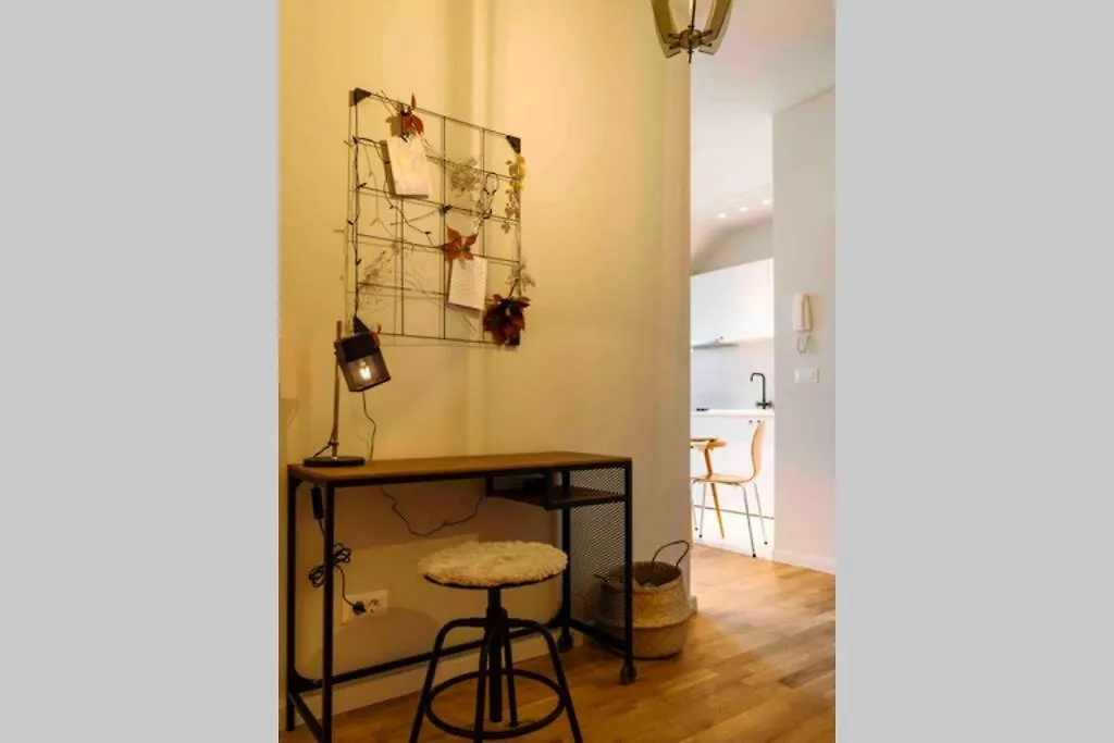 Vivando - Stylish Studio C + Parking Apartment Bucharest