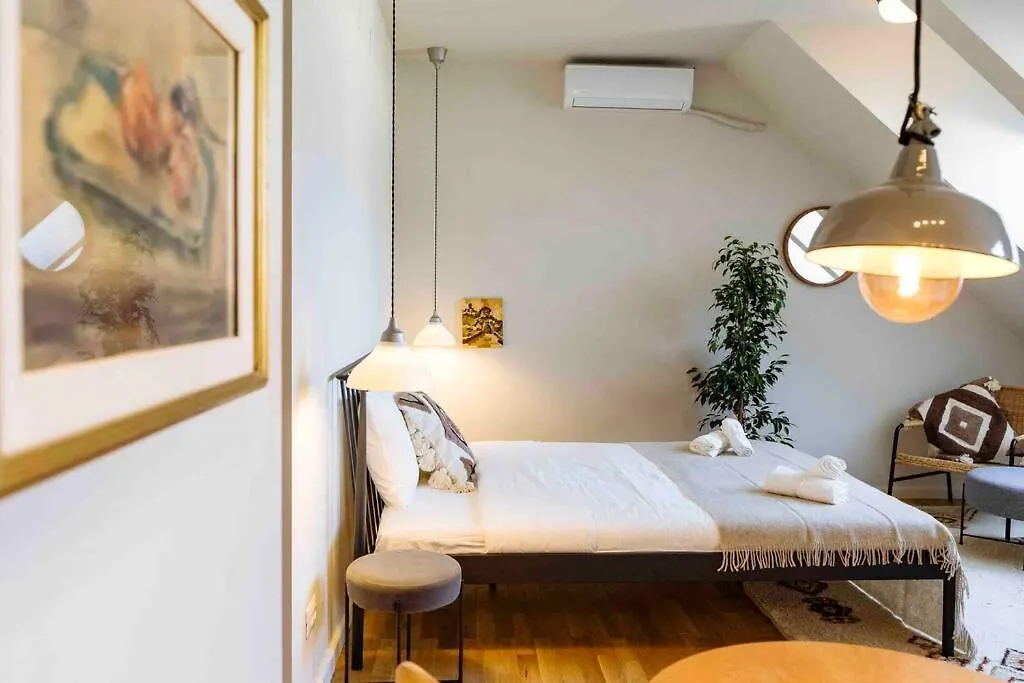 Vivando - Stylish Studio C + Parking Apartment Bucharest Romania